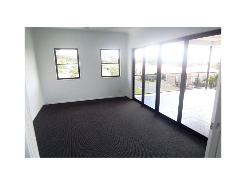 9 Hellman, Molendinar QLD 4214