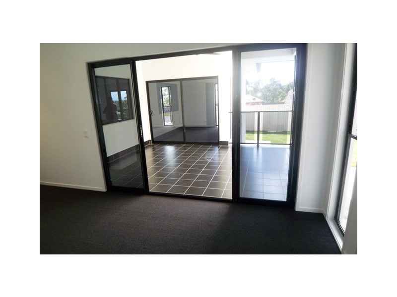 9 Hellman, Molendinar QLD 4214