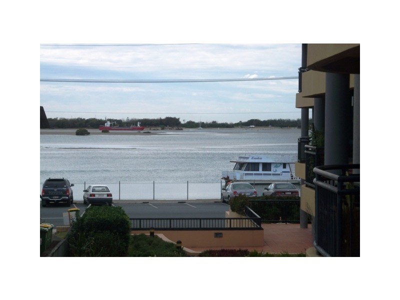 8/274 Marine Parade, Labrador QLD 4215