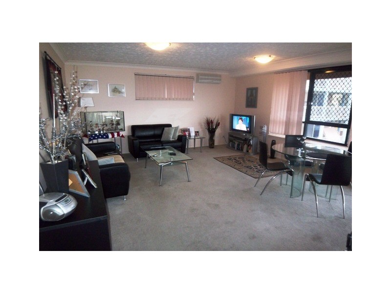 8/274 Marine Parade, Labrador QLD 4215