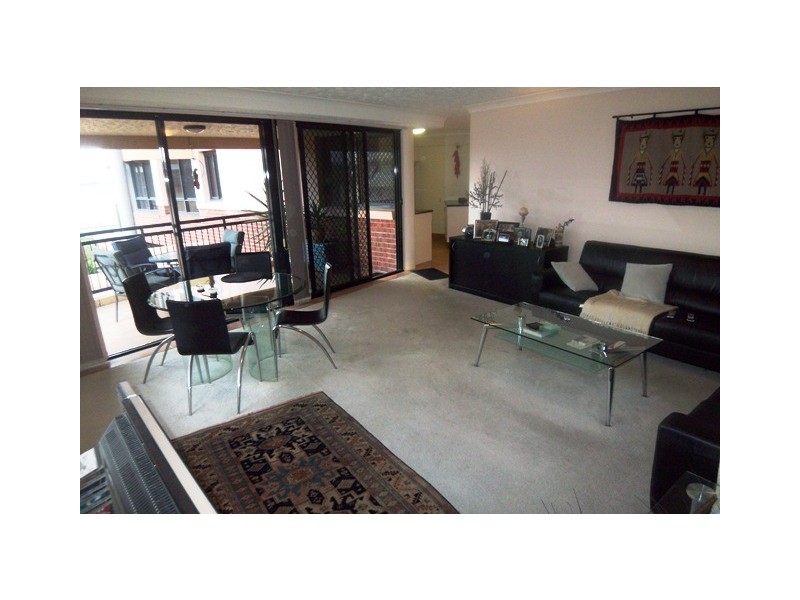 8/274 Marine Parade, Labrador QLD 4215