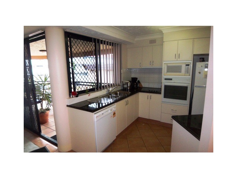 8/274 Marine Parade, Labrador QLD 4215