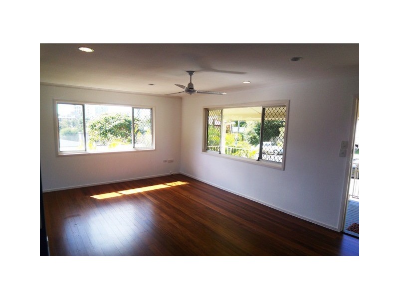 3 Sibyl St, Southport QLD 4215