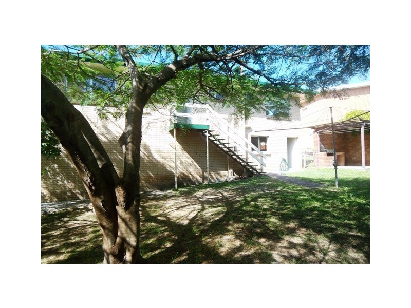 3 Sibyl St, Southport QLD 4215