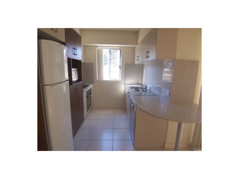 8/148 High Street, Southport QLD 4215