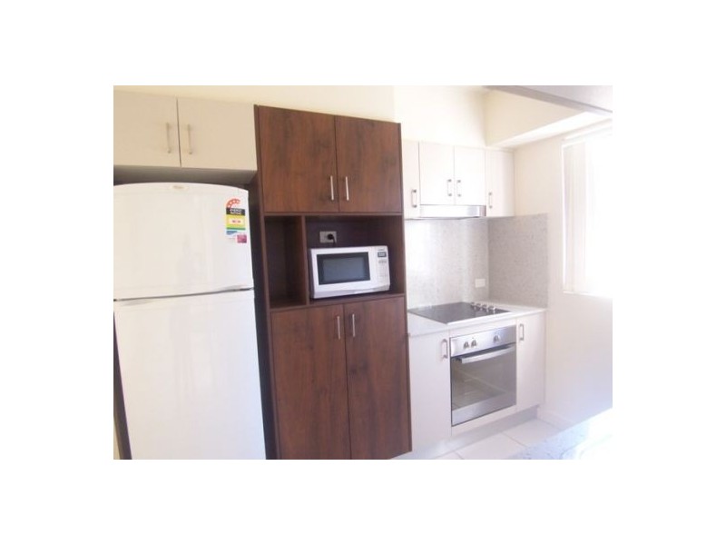 8/148 High Street, Southport QLD 4215