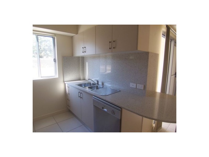 8/148 High Street, Southport QLD 4215