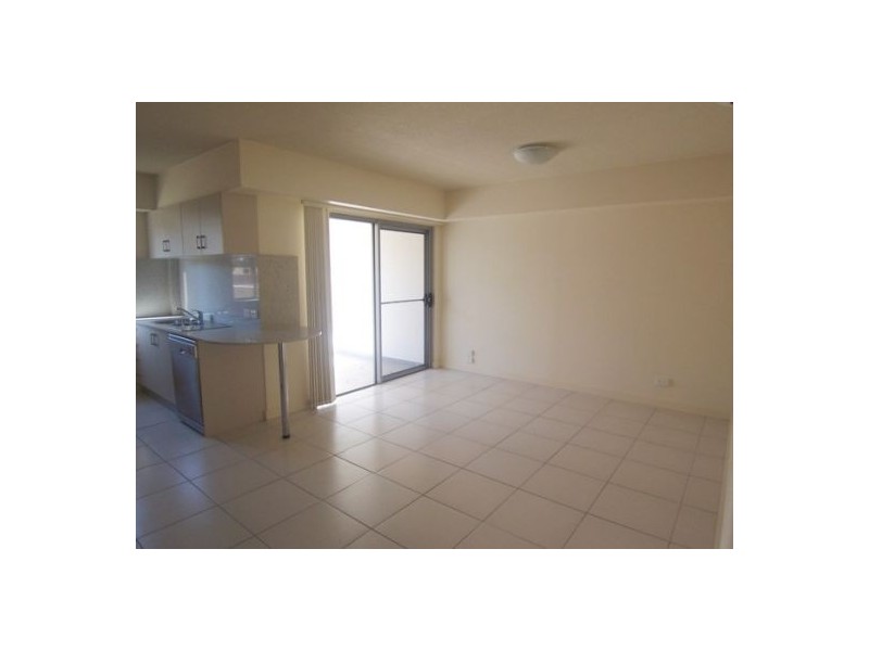 8/148 High Street, Southport QLD 4215