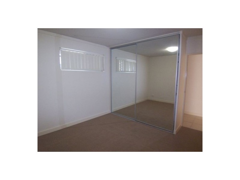 8/148 High Street, Southport QLD 4215