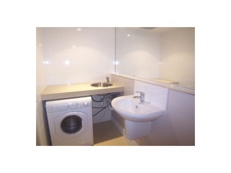 8/148 High Street, Southport QLD 4215