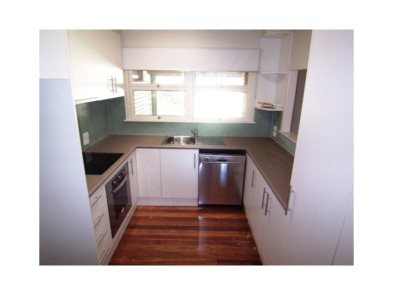 28 Dowling Street, Southport QLD 4215