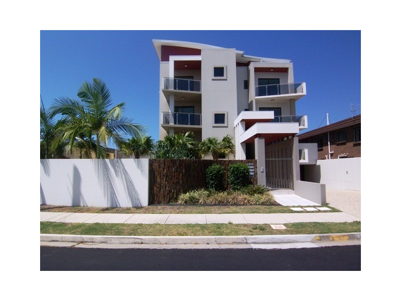 2/5 Room Canal Avenue, Runaway Bay QLD 4216