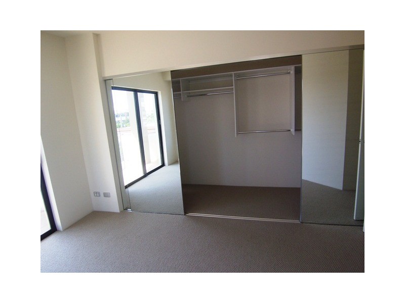 2/5 Room Canal Avenue, Runaway Bay QLD 4216