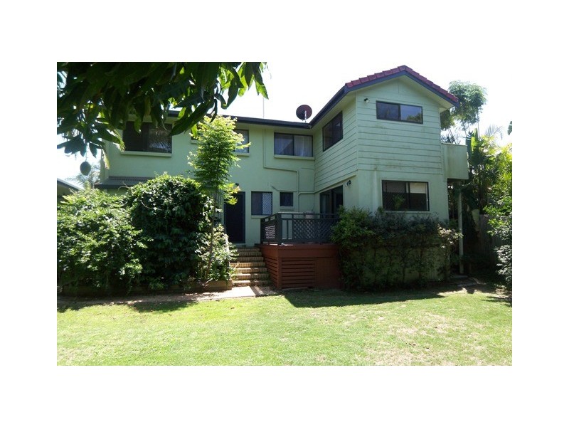 8 Raymond, Bundall QLD 4217