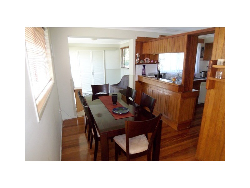 8 Raymond, Bundall QLD 4217