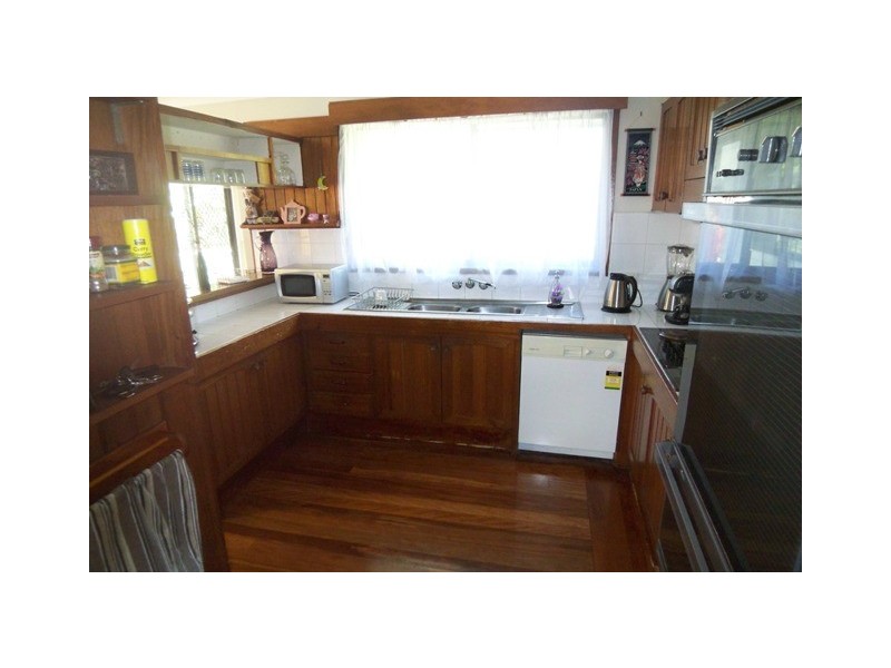 8 Raymond, Bundall QLD 4217