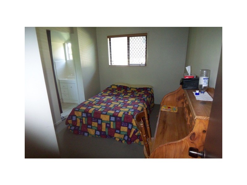 8 Raymond, Bundall QLD 4217