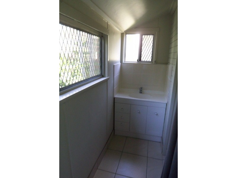 8 Raymond, Bundall QLD 4217