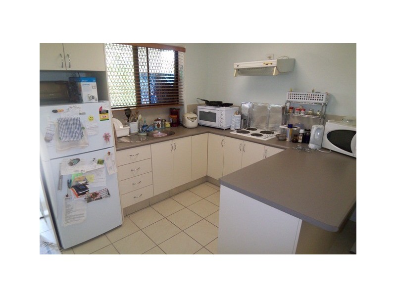 8 Raymond, Bundall QLD 4217