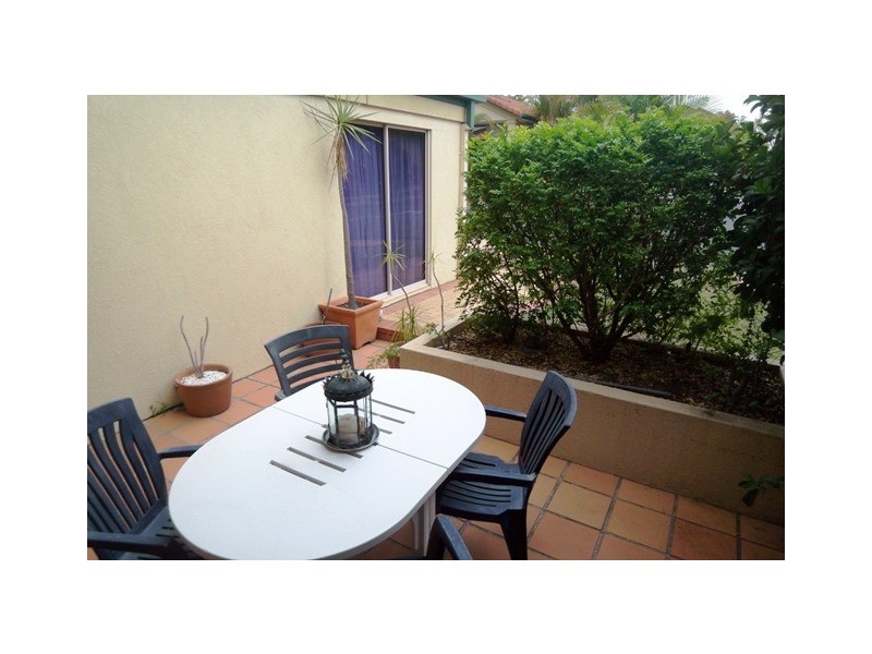 9/152 Palm Meadows, Carrara QLD 4211