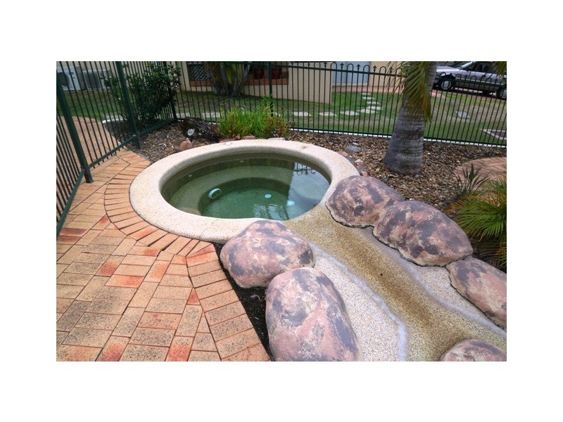 9/152 Palm Meadows, Carrara QLD 4211