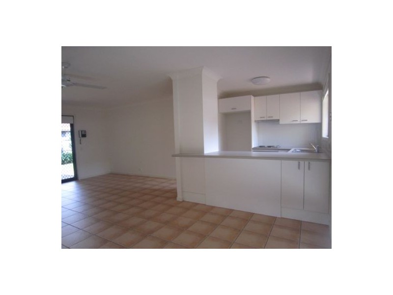 2/17 Gardiners Place, Southport QLD 4215