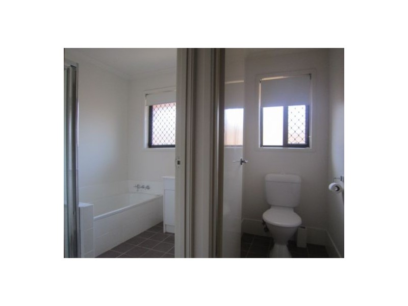 2/17 Gardiners Place, Southport QLD 4215