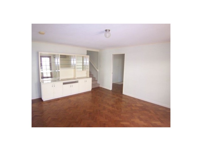 11  Anne Street, Southport QLD 4215