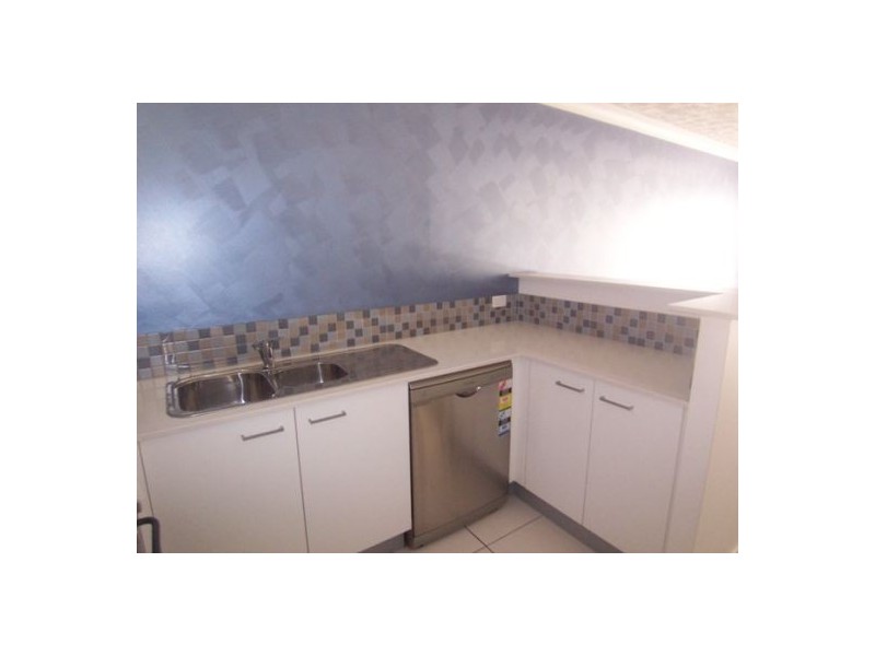 2/15  Lloyd Street, Southport QLD 4215