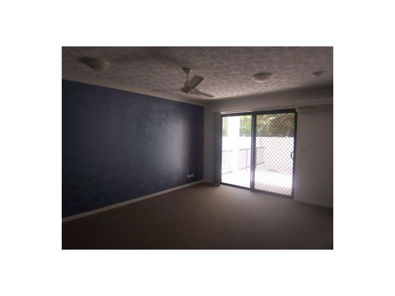 2/15  Lloyd Street, Southport QLD 4215