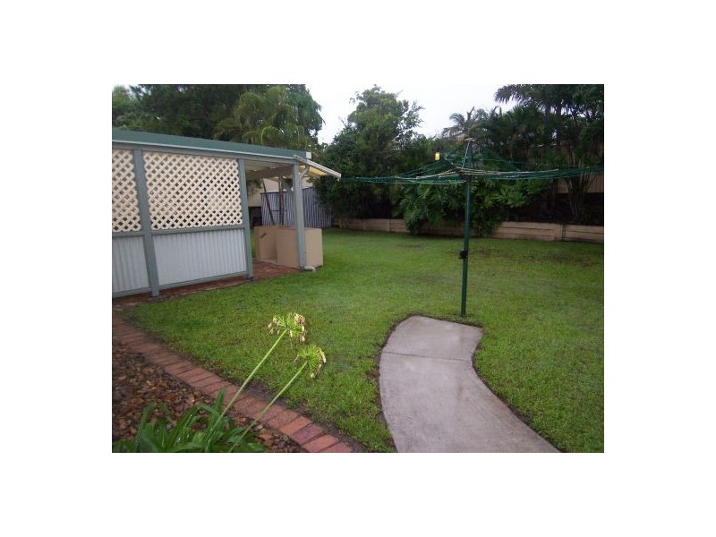 20 Lowanna Drive, Ashmore QLD 4214