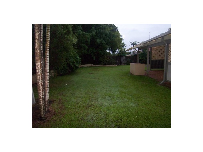 20 Lowanna Drive, Ashmore QLD 4214