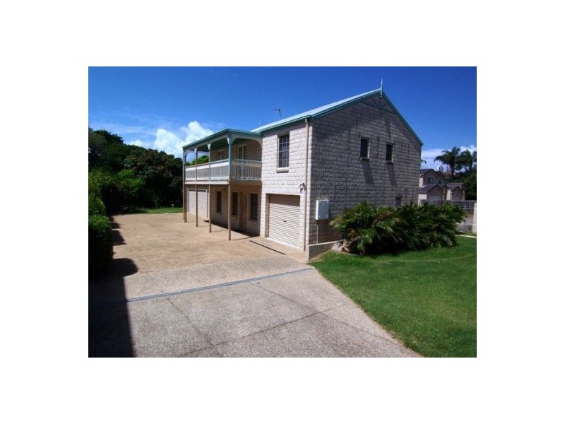121 Eugaree Street, Southport QLD 4215