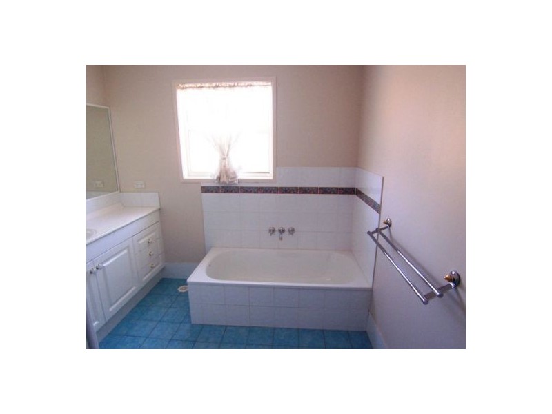 121 Eugaree Street, Southport QLD 4215