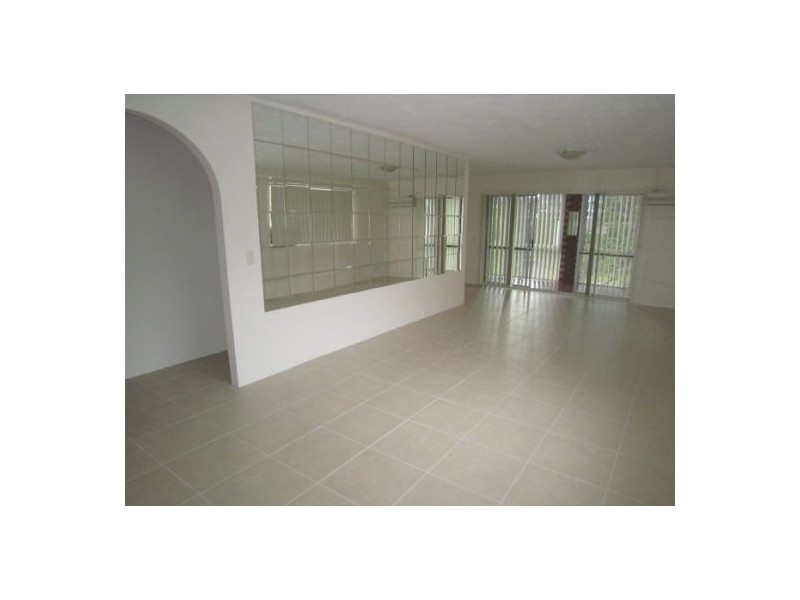 4/10 White Street, Southport QLD 4215