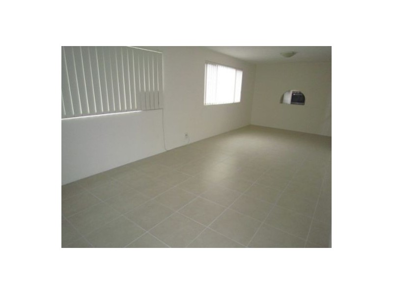 4/10 White Street, Southport QLD 4215