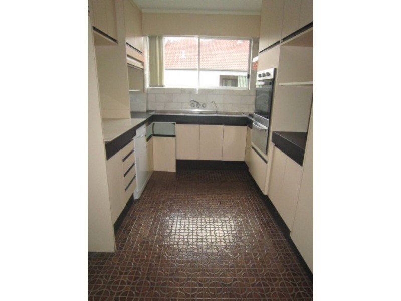 4/10 White Street, Southport QLD 4215