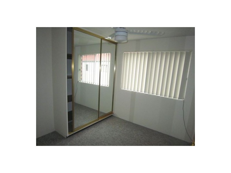 4/10 White Street, Southport QLD 4215