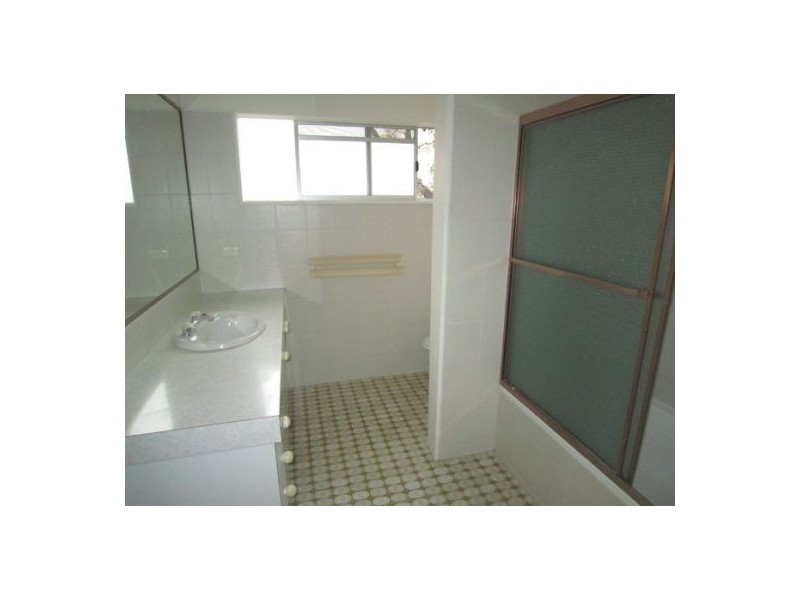 4/10 White Street, Southport QLD 4215