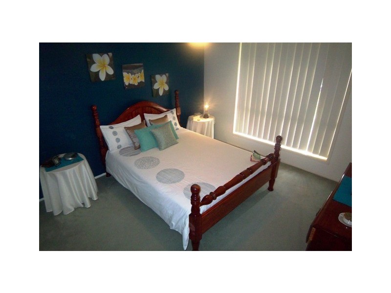 21 Mussau Street, Pacific Pines QLD 4211