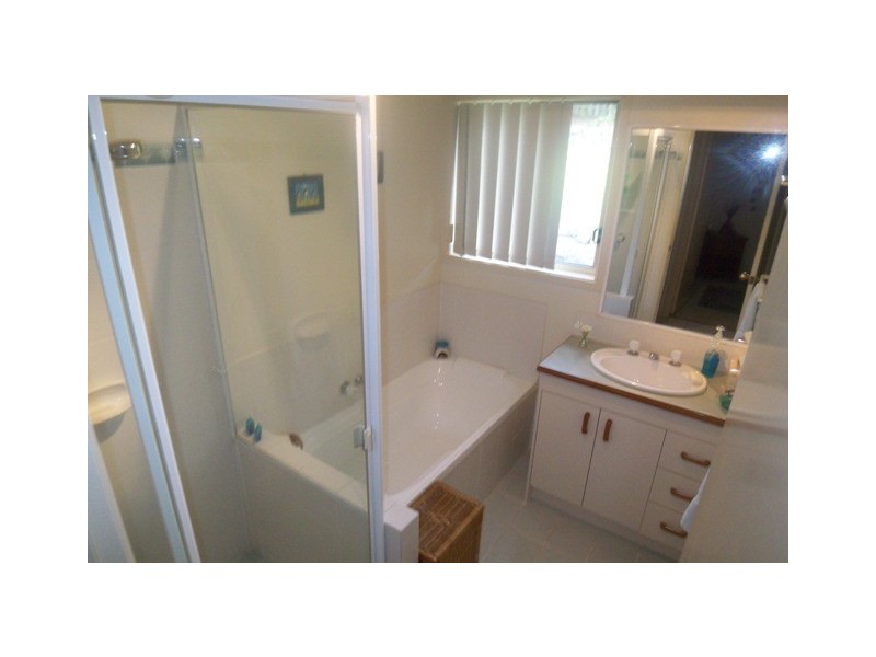 21 Mussau Street, Pacific Pines QLD 4211