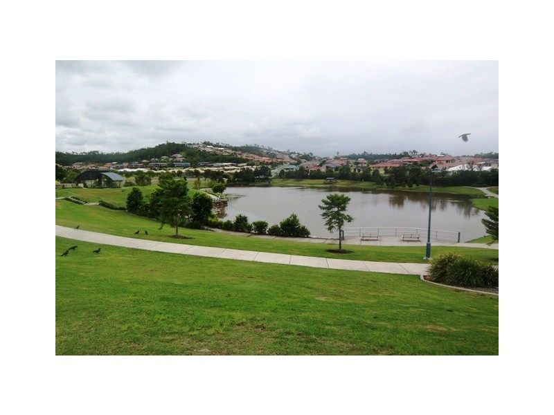 21 Mussau Street, Pacific Pines QLD 4211