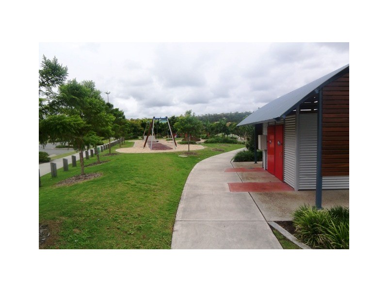 21 Mussau Street, Pacific Pines QLD 4211