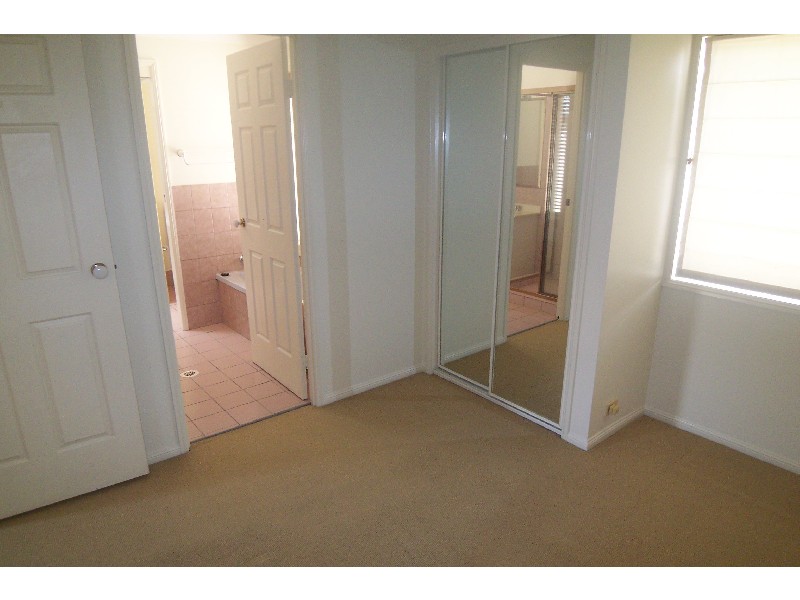 Ashmore QLD 4214