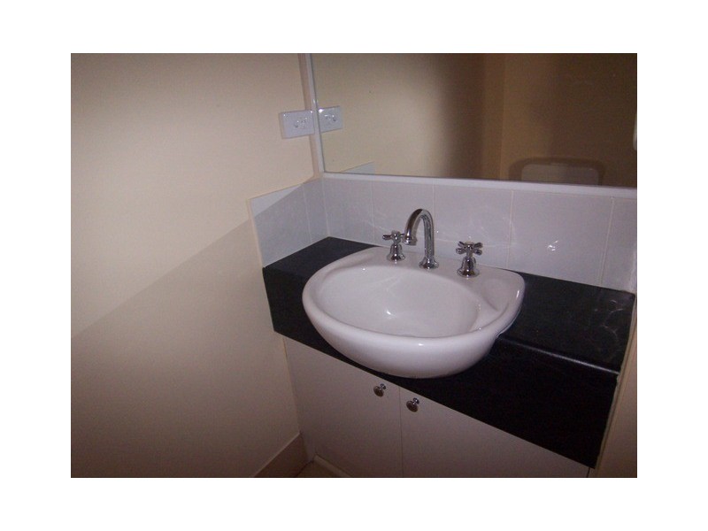 7/97 Eugaree Street, Southport QLD 4215