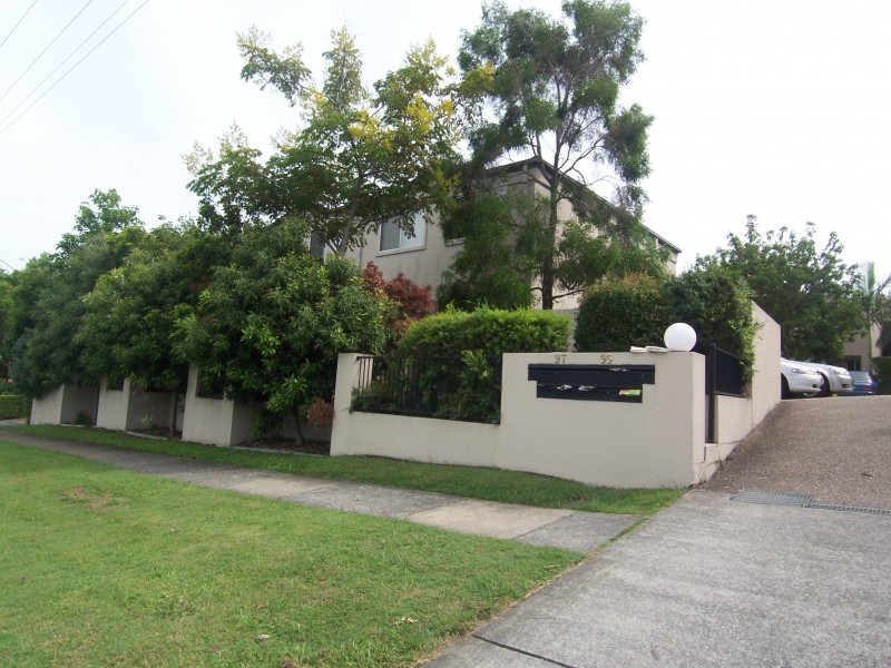 7/97 Eugaree Street, Southport QLD 4215