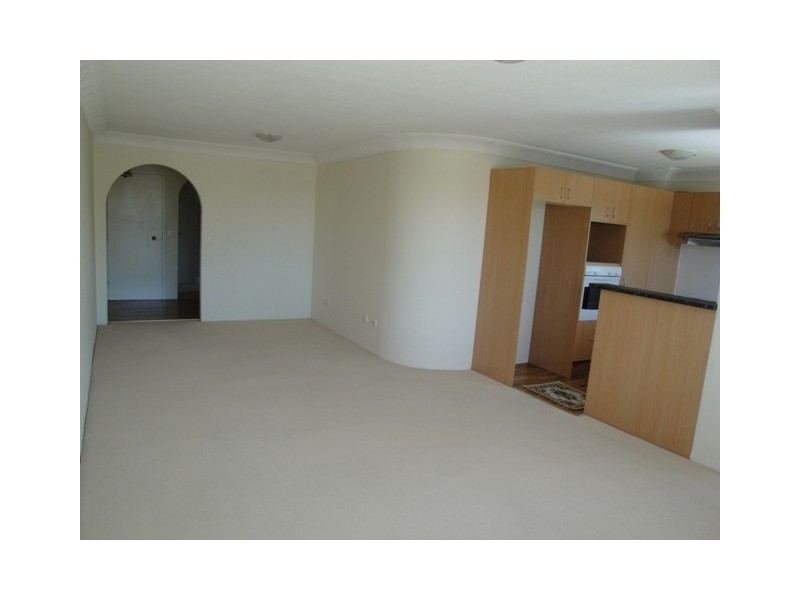 7/4  Broad Street, Labrador QLD 4215