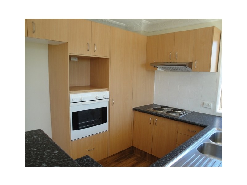 7/4  Broad Street, Labrador QLD 4215