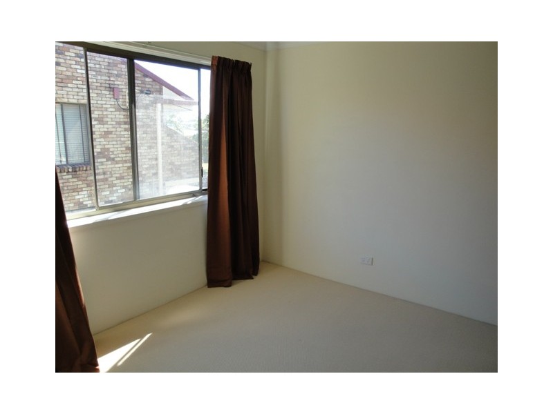 7/4  Broad Street, Labrador QLD 4215