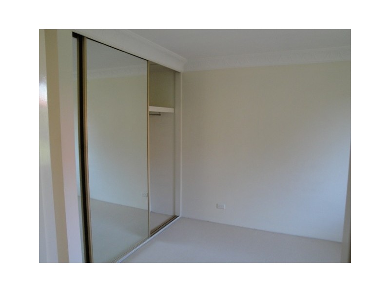 7/4  Broad Street, Labrador QLD 4215